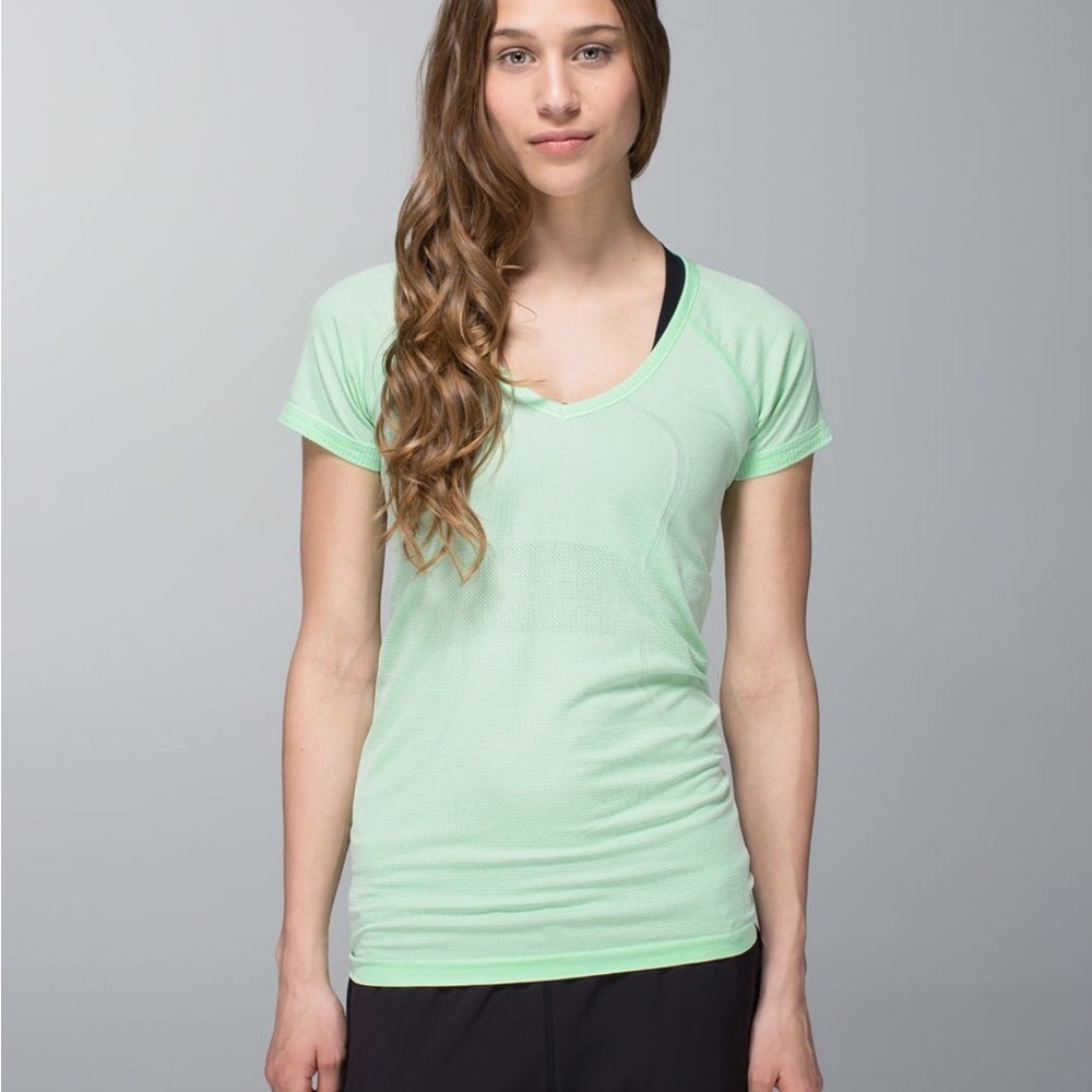 Lululemon Athletica Mint Green V-Neck Swiftly Tech (A1)